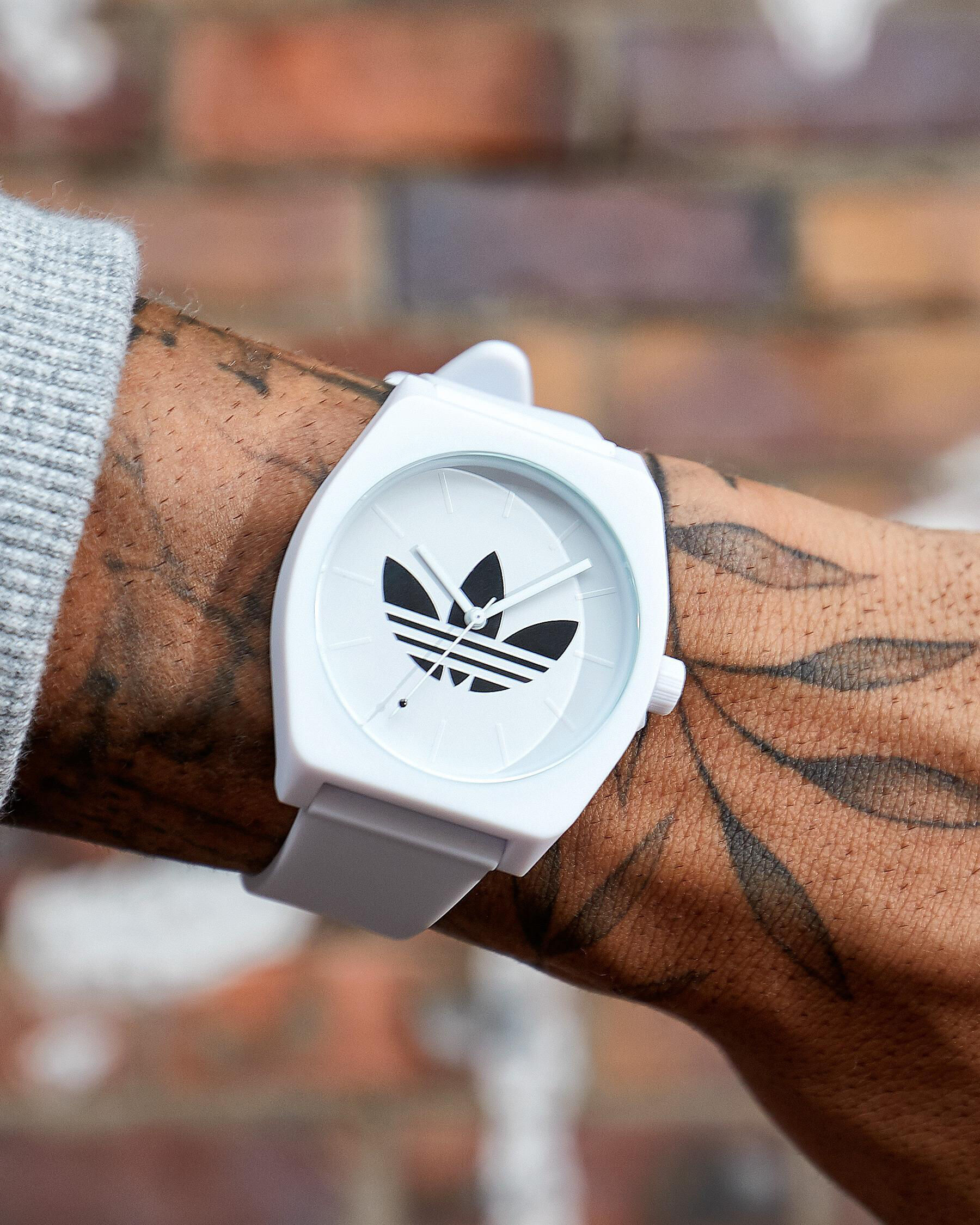 Adidas trefoil outlet watch