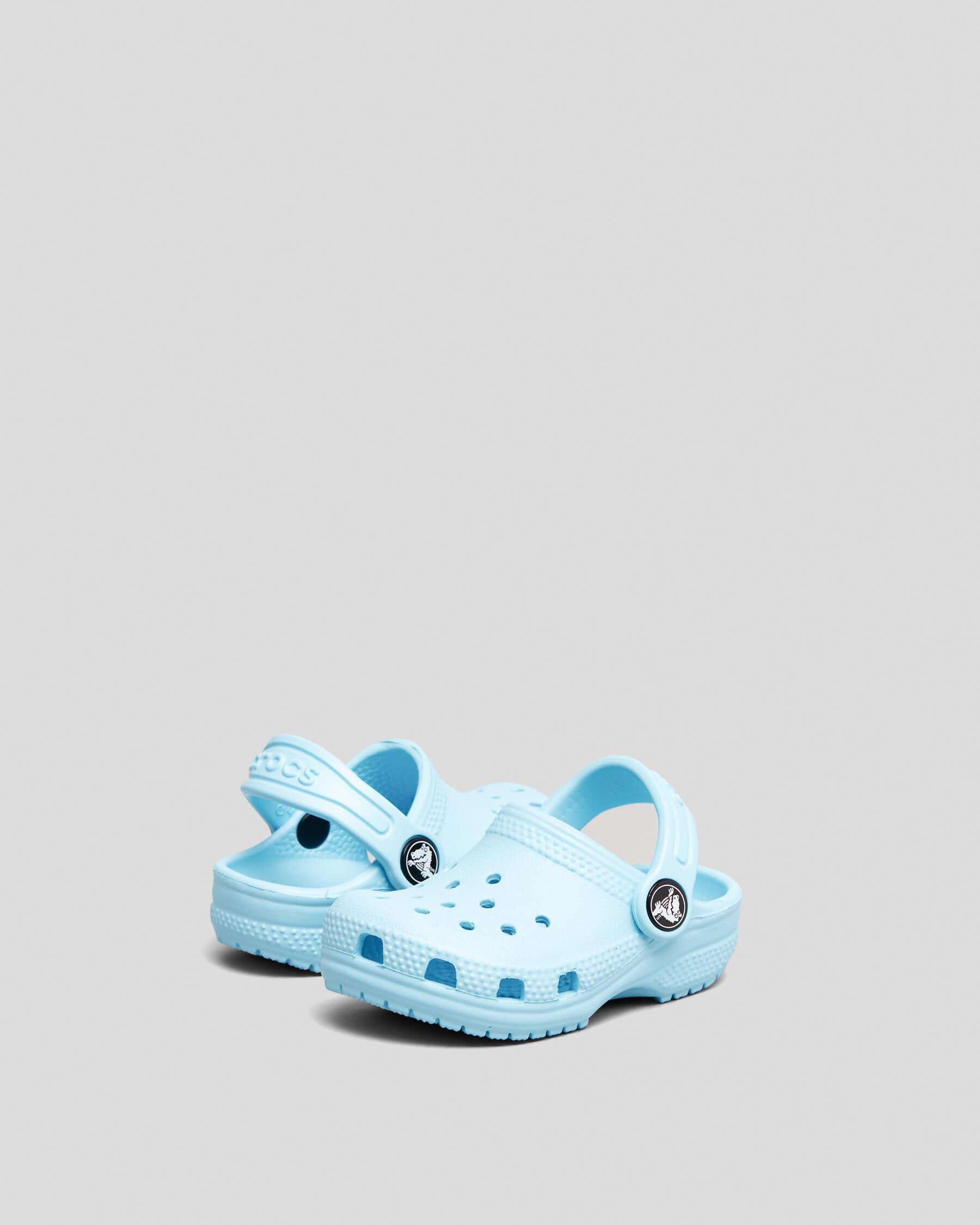 Boys crocs hot sale size 3