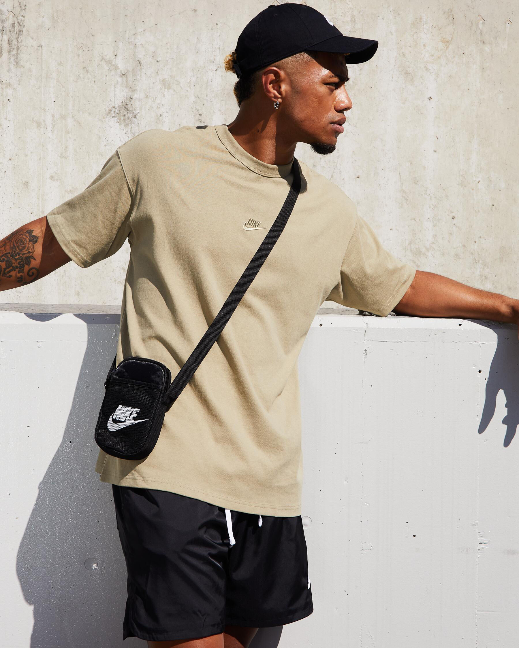 Nike men's crossbody bags hot sale