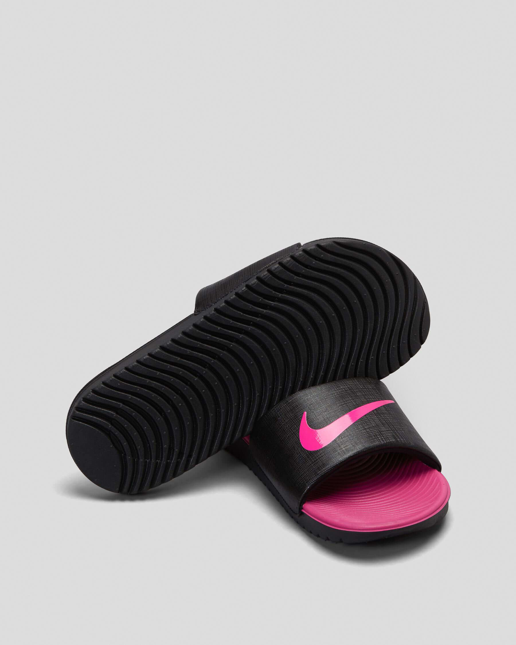 Girls black hot sale nike slides