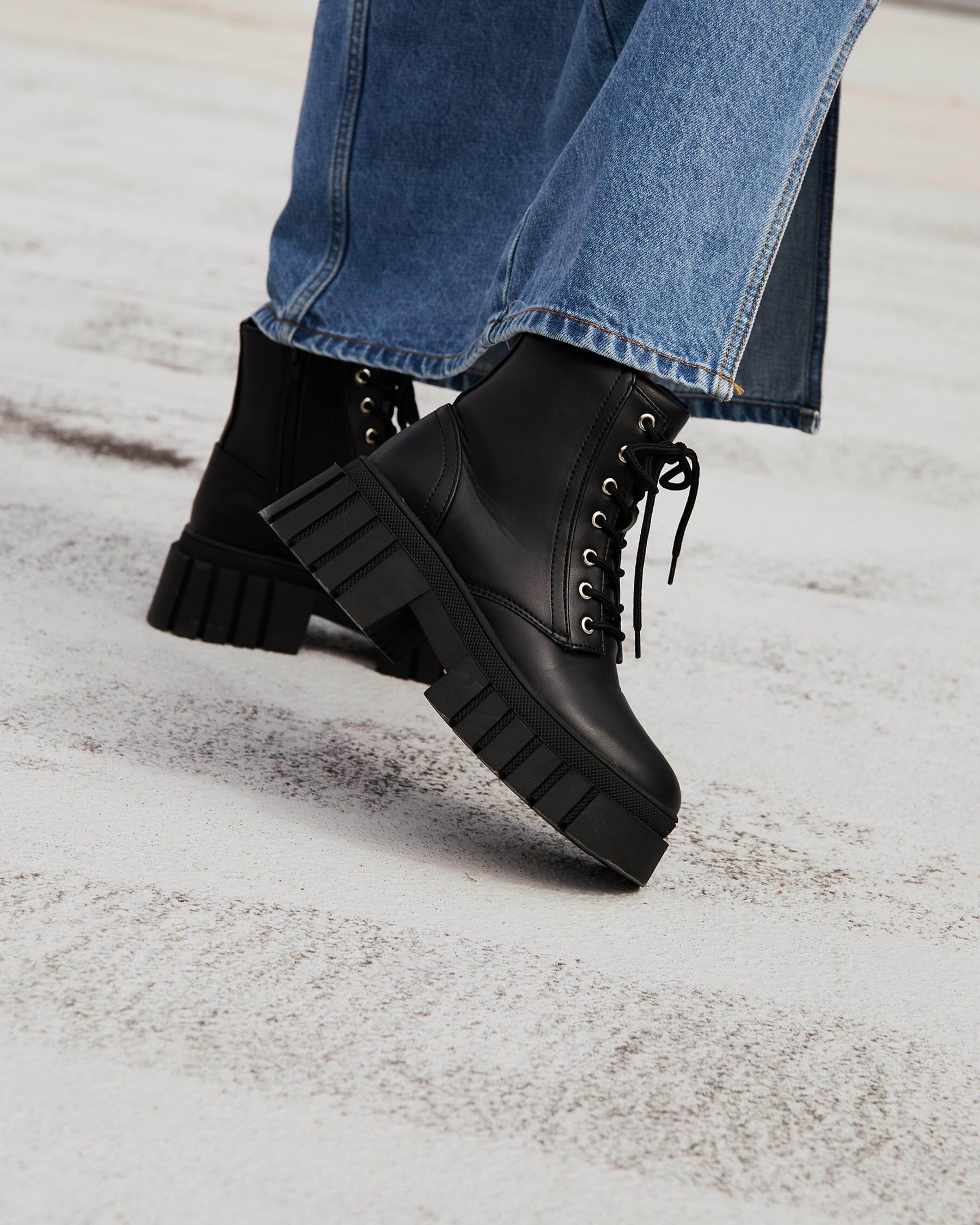 City beach hot sale boots