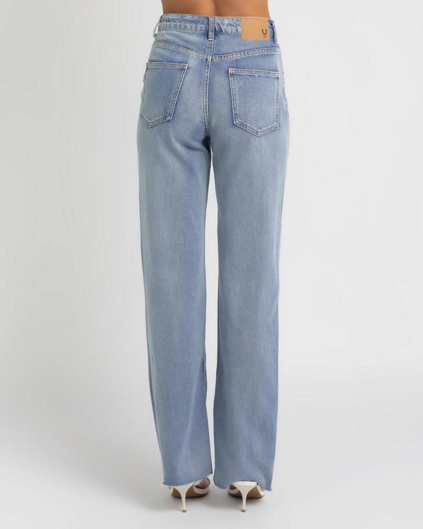 Shop Used Shannon Jeans In Mid Blue - Fast Shipping & Easy Returns ...