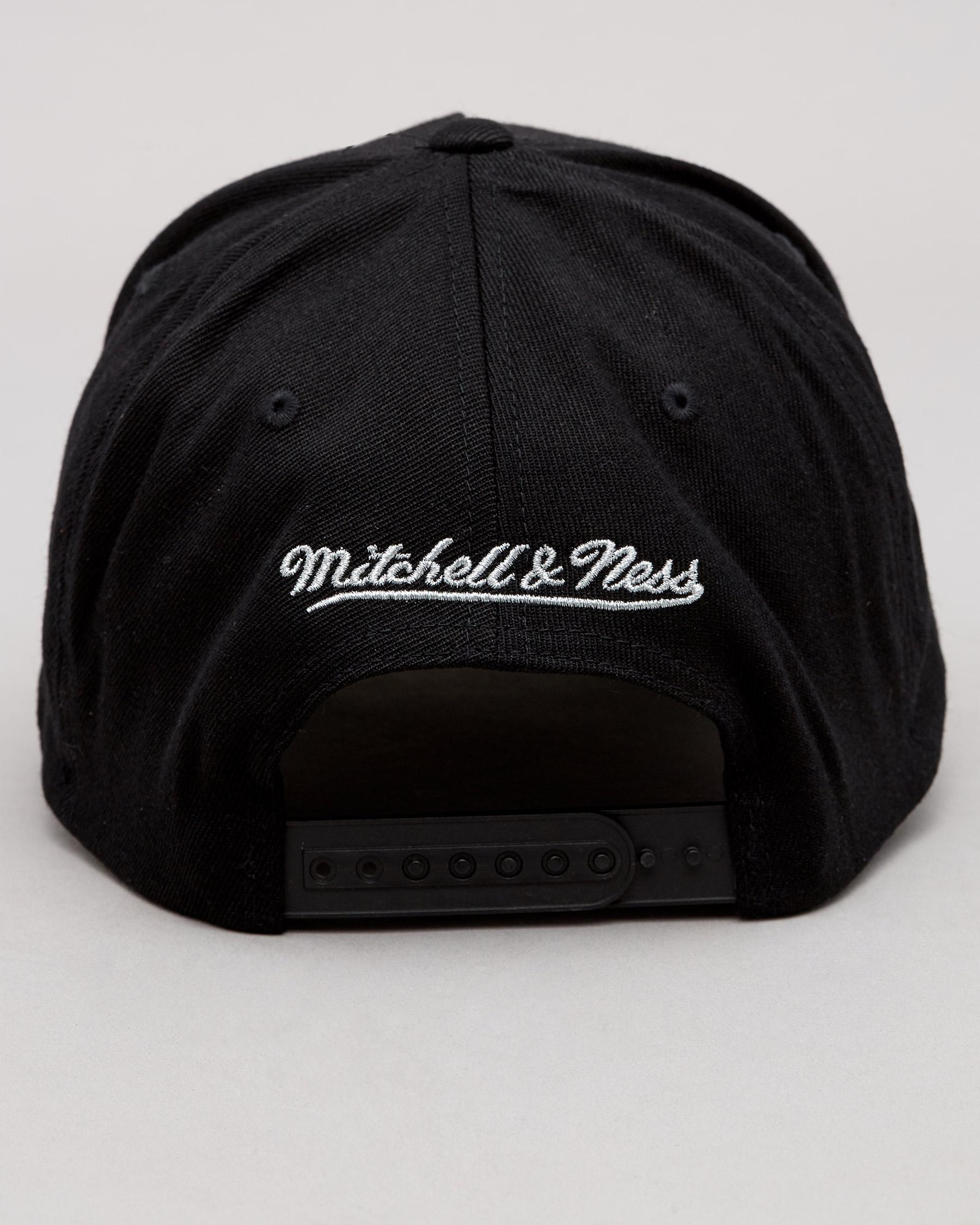 Mitchell & Ness Las Vegas Raider's Crop Neon Pinch Panel Flex Cap In ...