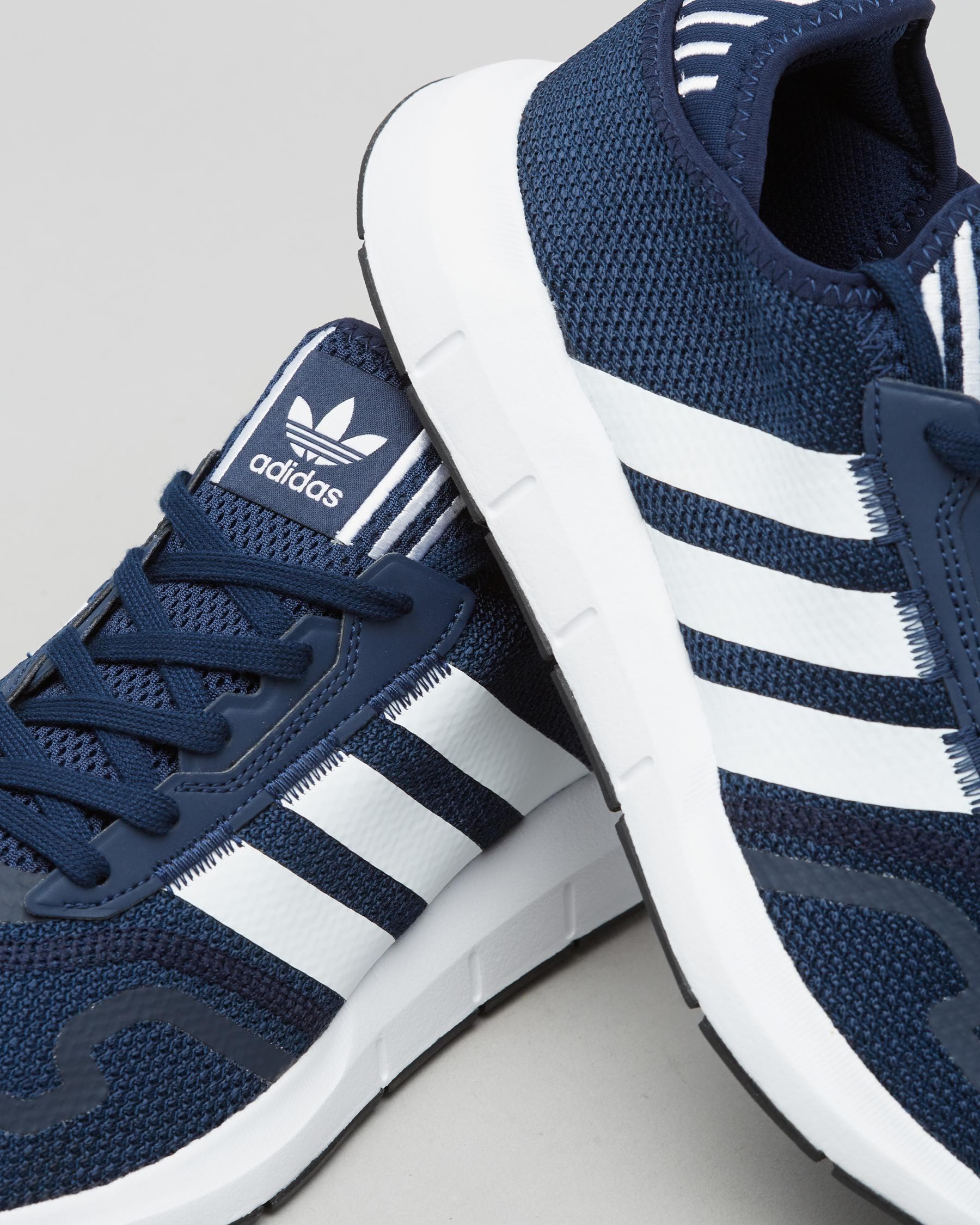 adidas swift run blue and white