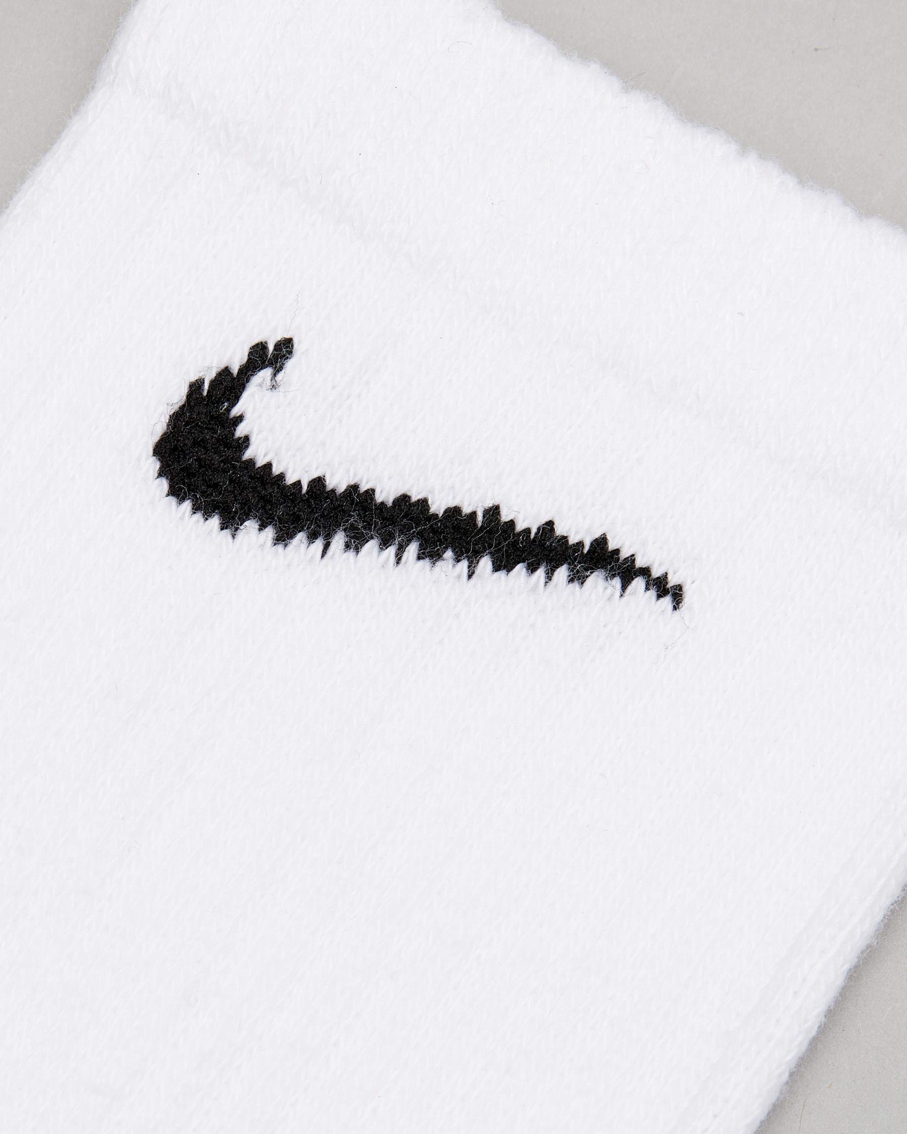 Shop Nike Womens Everyday Cushion Crew Sock Pack In White - Fast ...