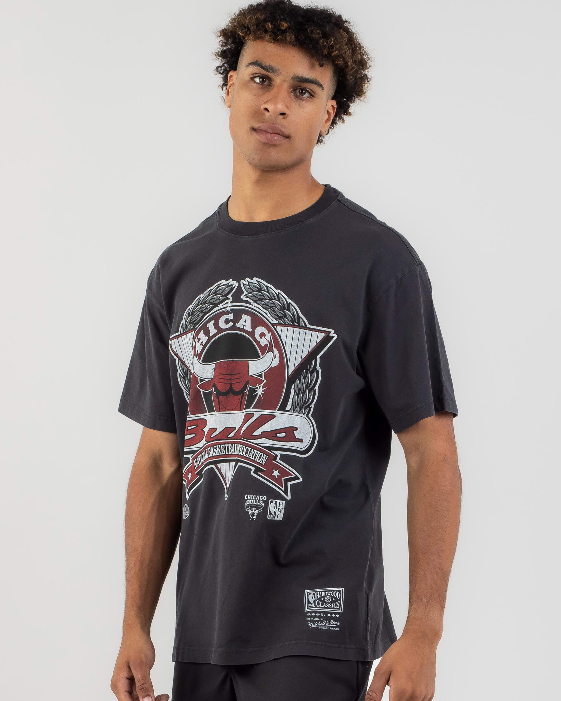 Shop Mitchell & Ness Chicago Bulls T-Shirt In Faded Black - Fast ...