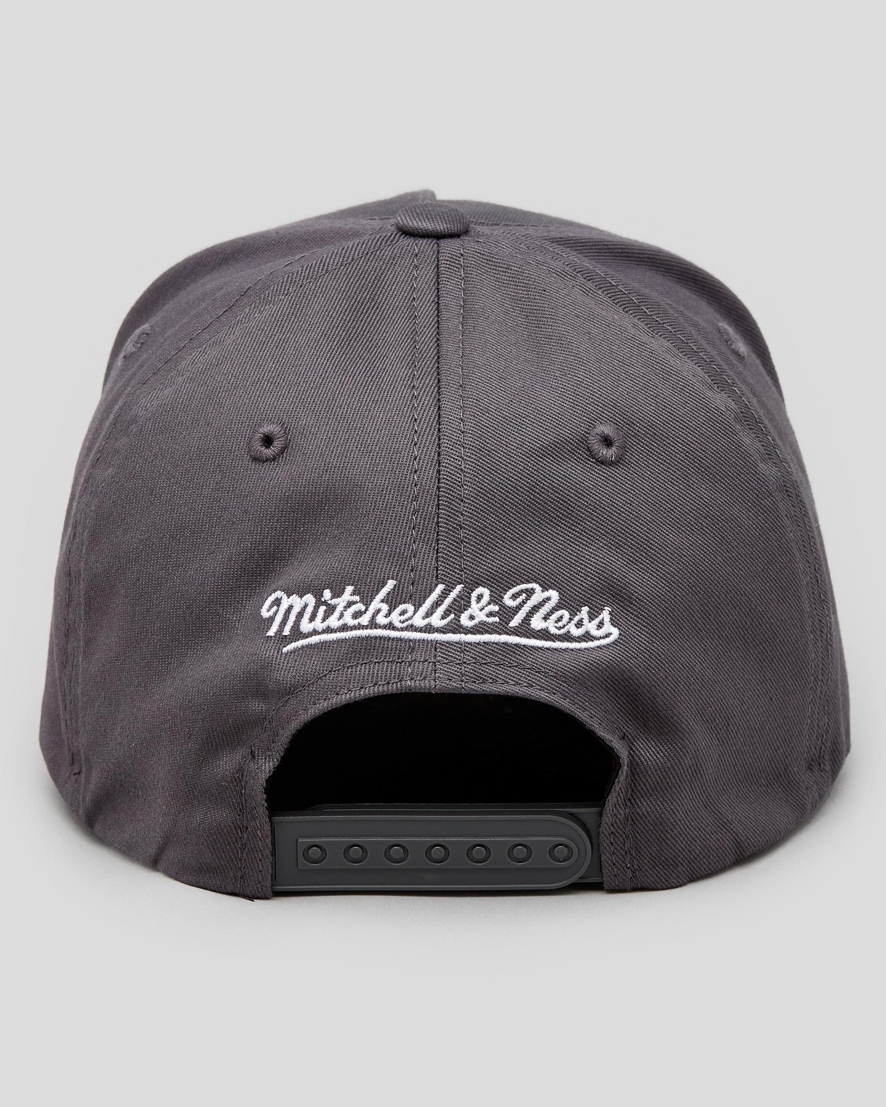 Shop Mitchell & Ness Chicago Bulls Laguna Cap In Steel Grey - Fast ...